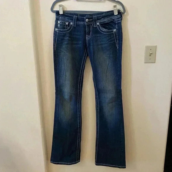 MISS ME BOOT CUT DARK WASH SILVER ANGEL WINGS JEANS SIZE 26 BEADED COWGIRL - Picture 1 of 6
